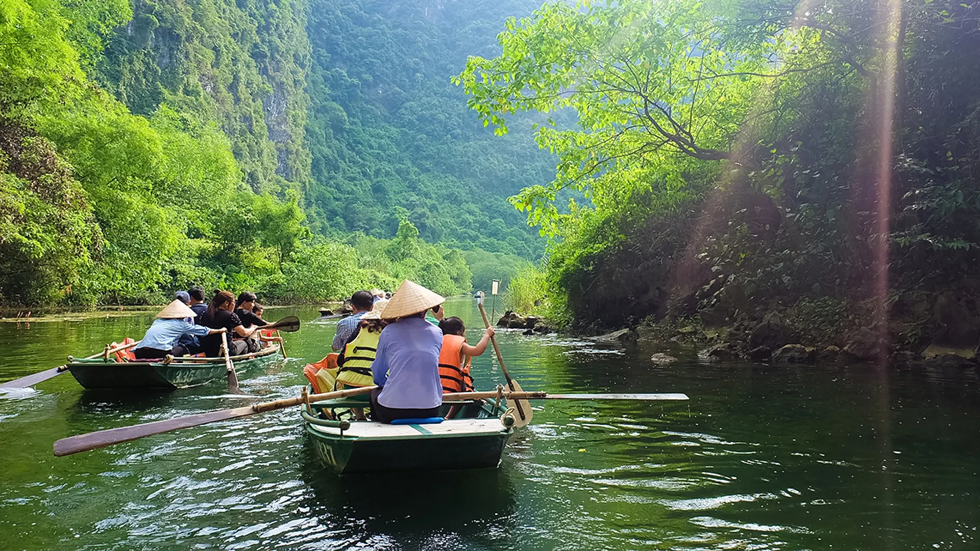 Tour 2N1Đ I COMBO Tham quan Vịnh Hạ Long trên Du thuyền Sonata và Khám phá Ninh Bình tuỳ chọn lịch trình